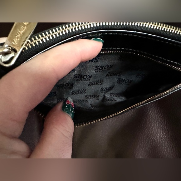 EUC Michael Kors Black Patent Logo Wristlet - Picture 8 of 10